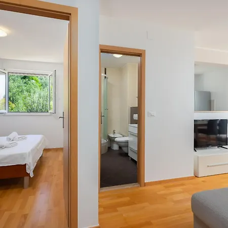 Dario - Sea View アパート マカルスカ