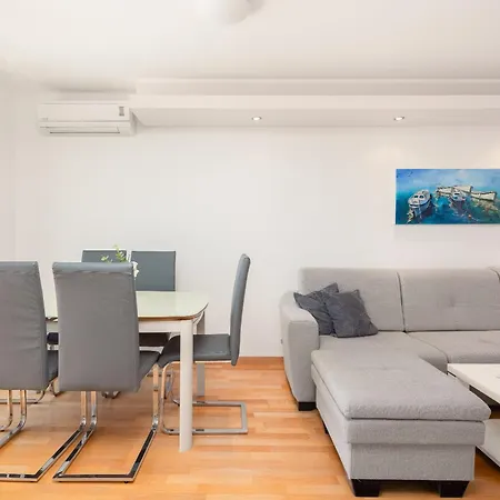 Dario - Sea View マカルスカ