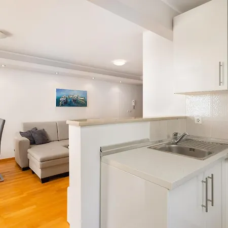 Dario - Sea View アパート マカルスカ