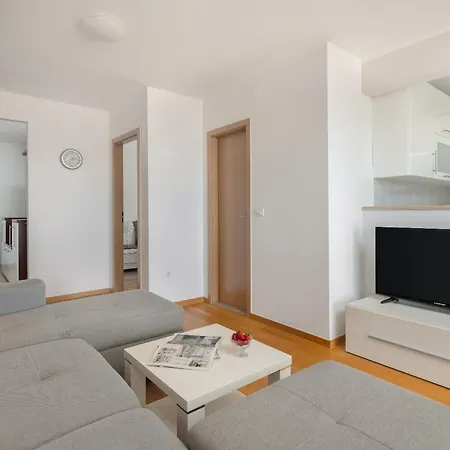 Apartment Dario - Sea View